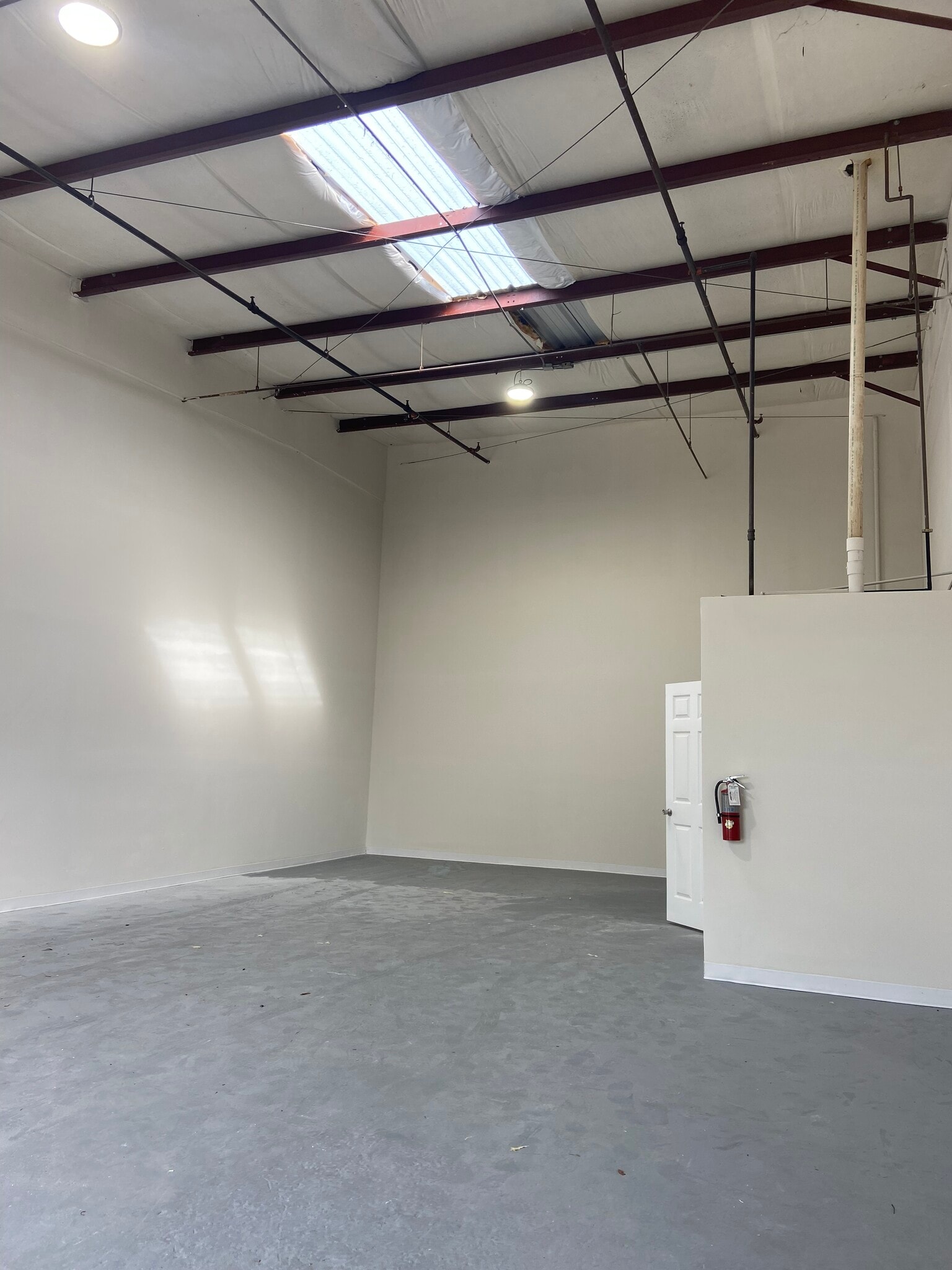 2280 Avocado Ave, Melbourne, FL for lease Building Photo- Image 1 of 5