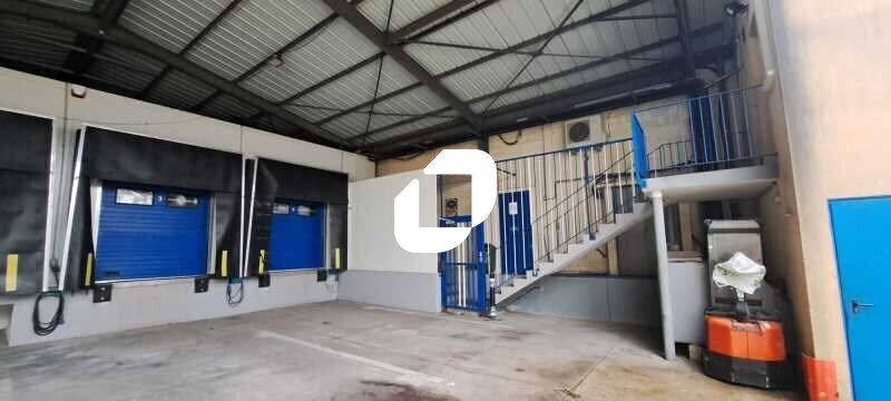 Industrial in Montreuil for sale - Interior Photo - Image 3 of 7
