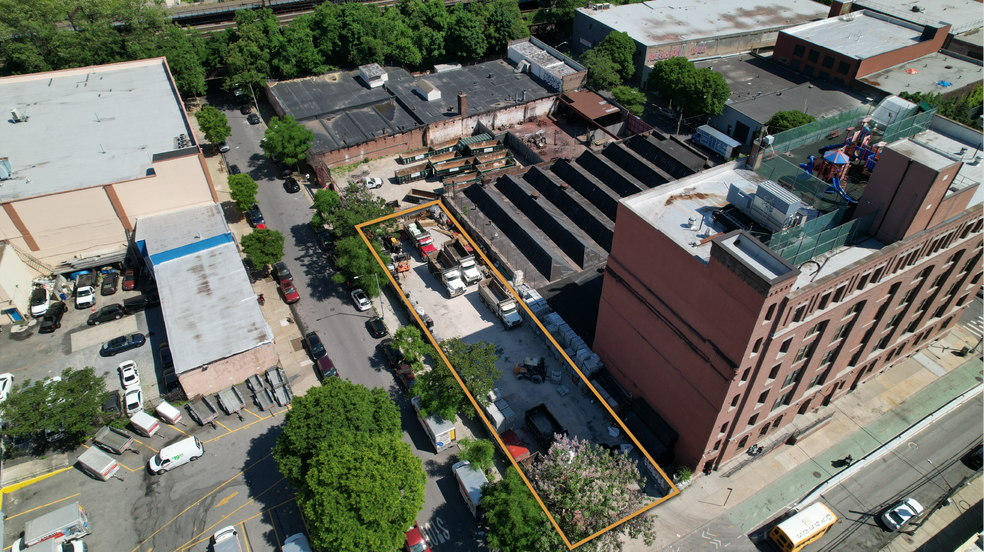 780 E 137 St, Bronx, NY à vendre - Photo du bâtiment - Image 2 de 5