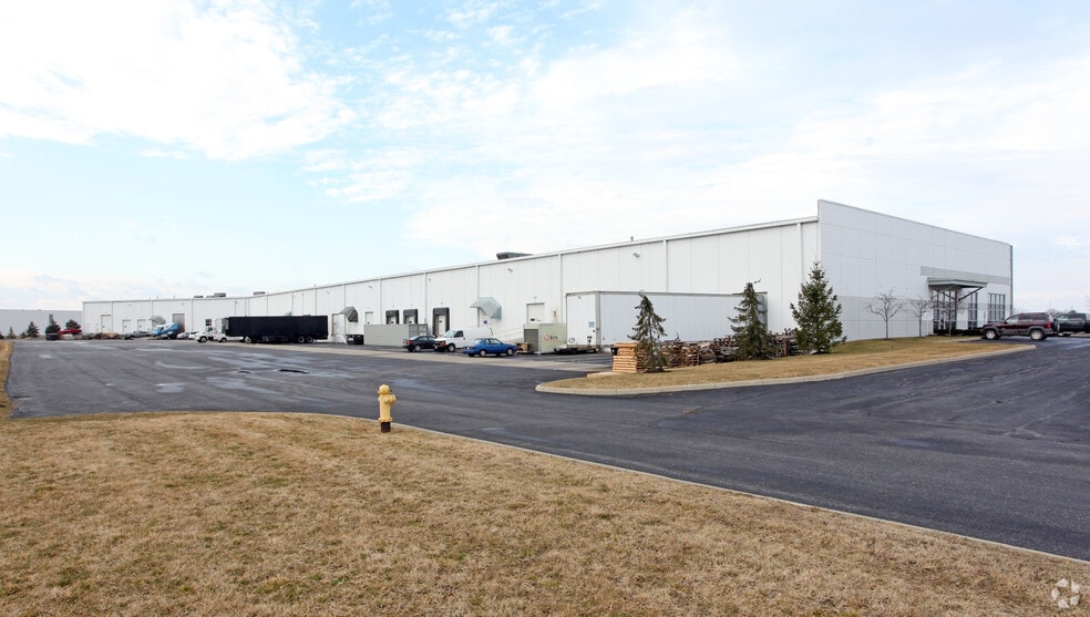 7719 Graphics Way, Lewis Center, OH for lease - Building Photo - Image 2 of 2