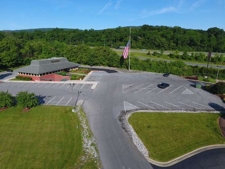 205 Frederick Rd, Thurmont, MD à louer - Photo du bâtiment - Image 2 de 5