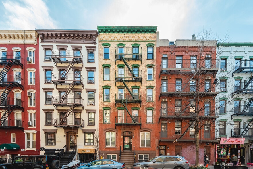 332 E 6th St, New York, NY à vendre - Photo du bâtiment - Image 3 de 14