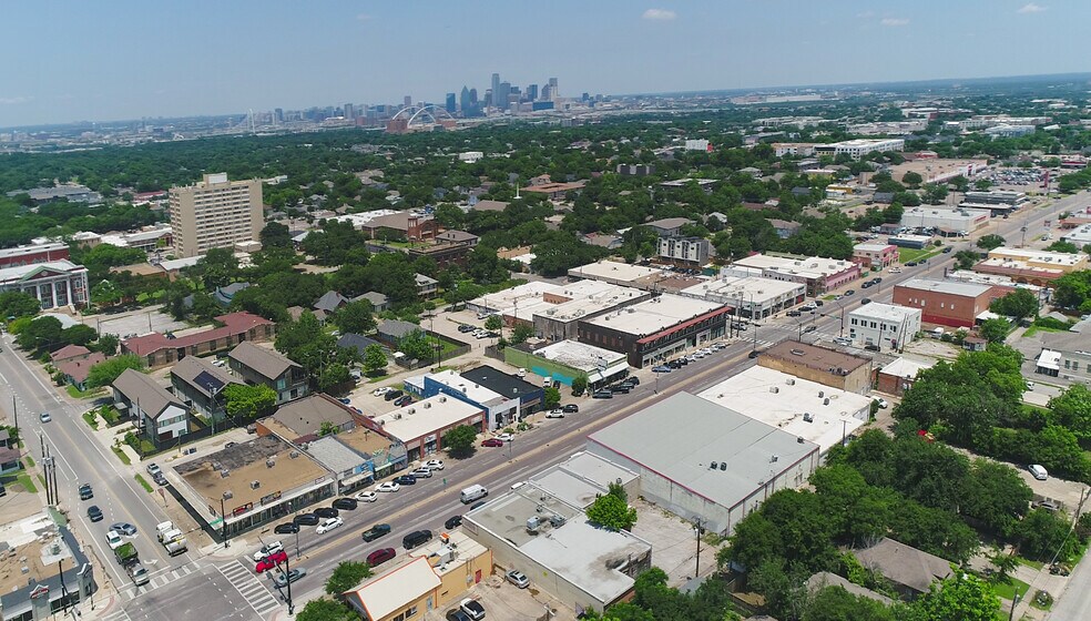 901 W Jefferson Blvd, Dallas, TX à louer - Photo du bâtiment - Image 3 de 11