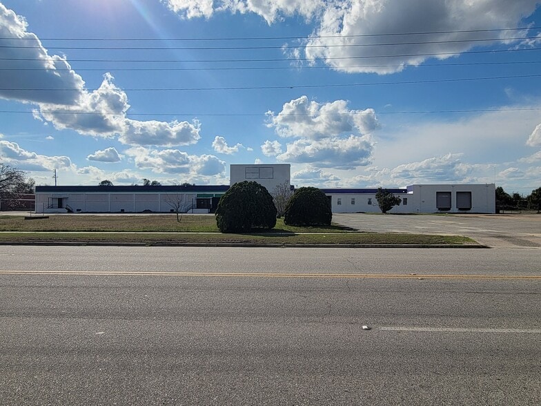 600 Haines Ave, Waycross, GA à vendre - Photo du bâtiment - Image 2 de 16