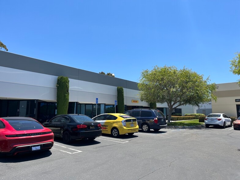 1386 Poinsettia Ave, Vista, CA for lease - Building Photo - Image 2 of 11