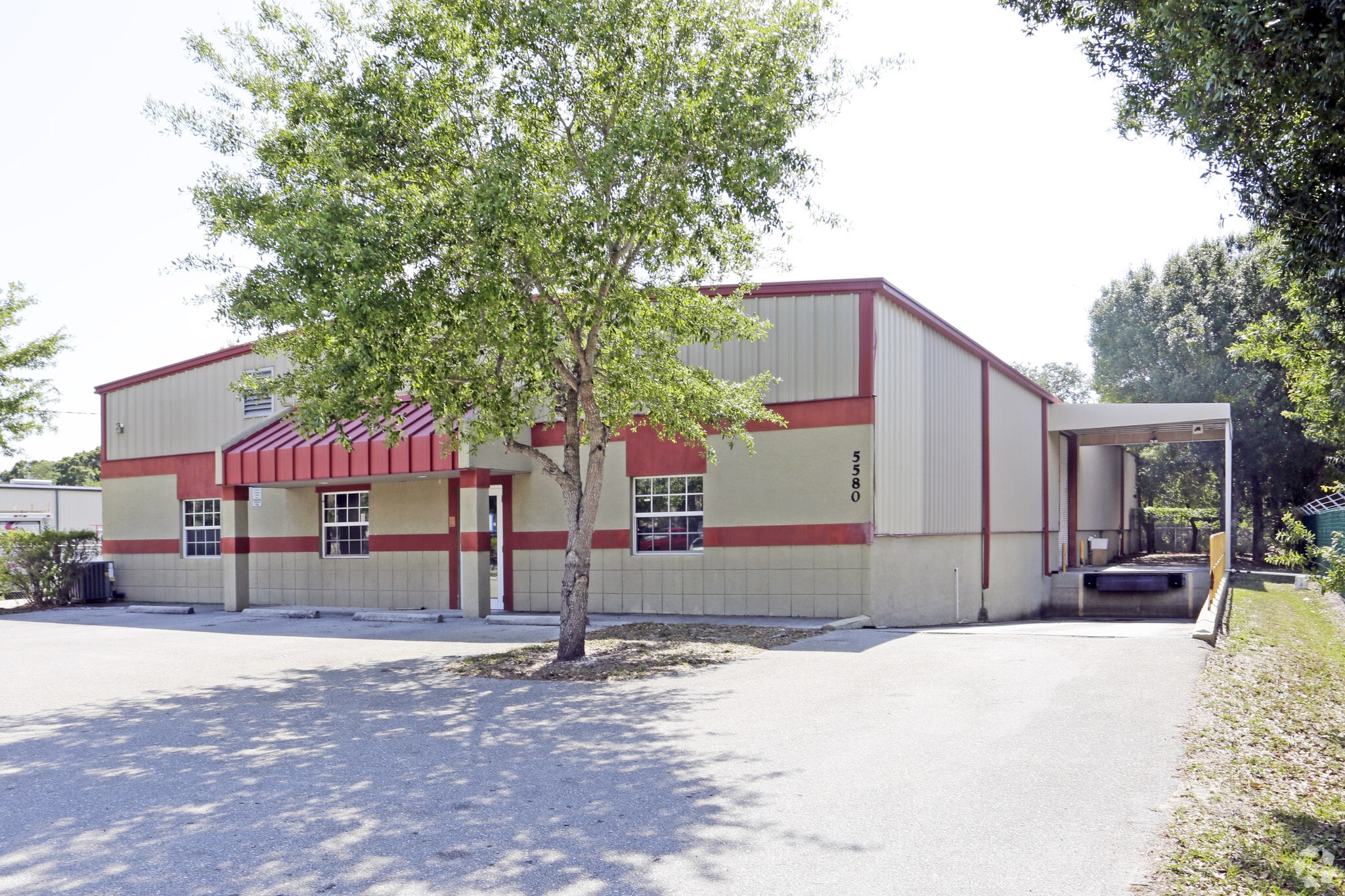5580 ZIP Dr, Fort Myers, FL for lease Primary Photo- Image 1 of 4