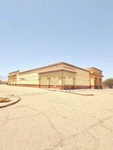 39155 Washington St, Palm Desert, CA for lease Interior Photo- Image 2 of 22