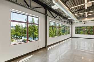 551 N 34th St, Seattle, WA for lease Interior Photo- Image 2 of 10