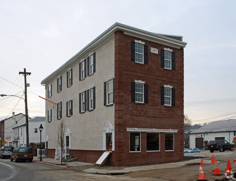201 Dekalb St, Bridgeport, PA à louer - Photo principale - Image 1 de 4
