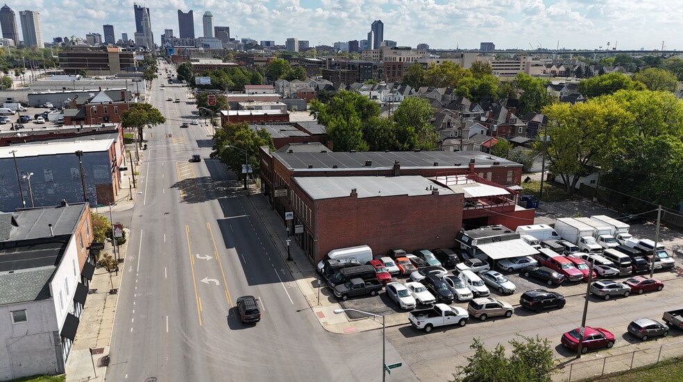 975 W Broad St, Columbus, OH à louer - Photo du bâtiment - Image 3 de 10