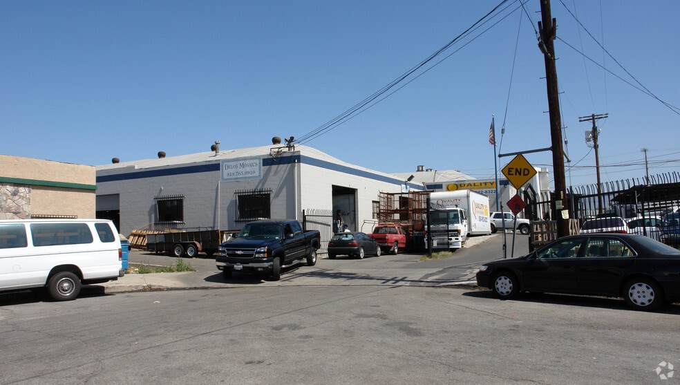 7373 Atoll Ave, North Hollywood, CA for lease - Building Photo - Image 2 of 5
