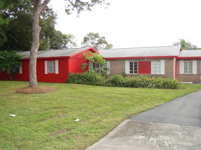 2020 Rose St, Sarasota, FL à vendre - Photo du bâtiment - Image 3 de 19