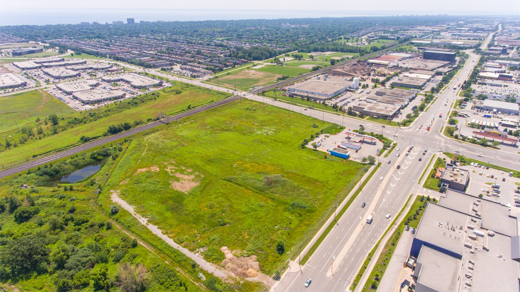 677-845 Burloak Dr, Oakville, ON à vendre Photo du bâtiment- Image 1 de 1