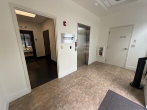 874 Whipple Rd, Mount Pleasant, SC for lease Interior Photo- Image 1 of 10