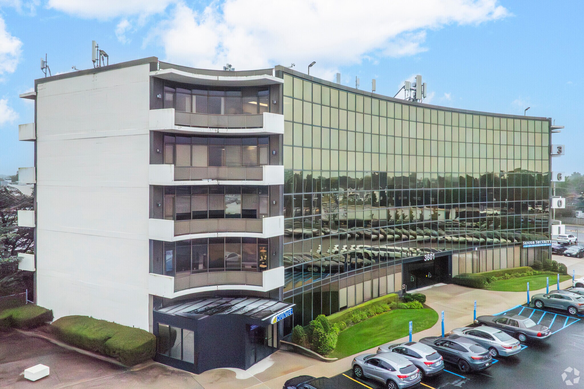 3601 Hempstead Tpke, Levittown, NY for lease Primary Photo- Image 1 of 6