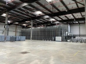 Industrial in Genas for lease Interior Photo- Image 2 of 3