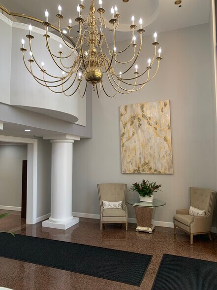 23670 Hawthorne Blvd, Torrance, CA à louer - Photo du bâtiment - Image 3 de 15