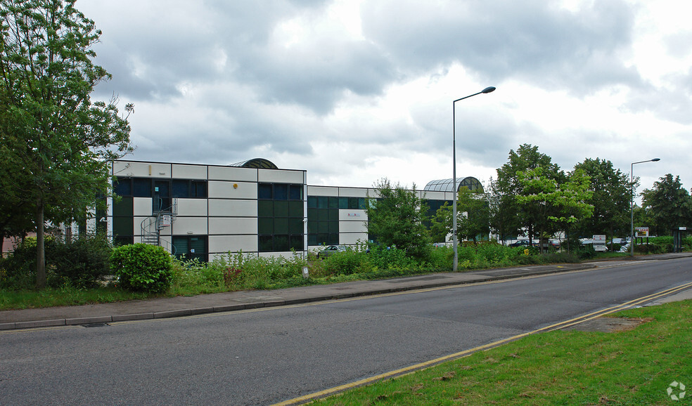 Bond Ave, Milton Keynes à louer - Photo du bâtiment - Image 2 de 7