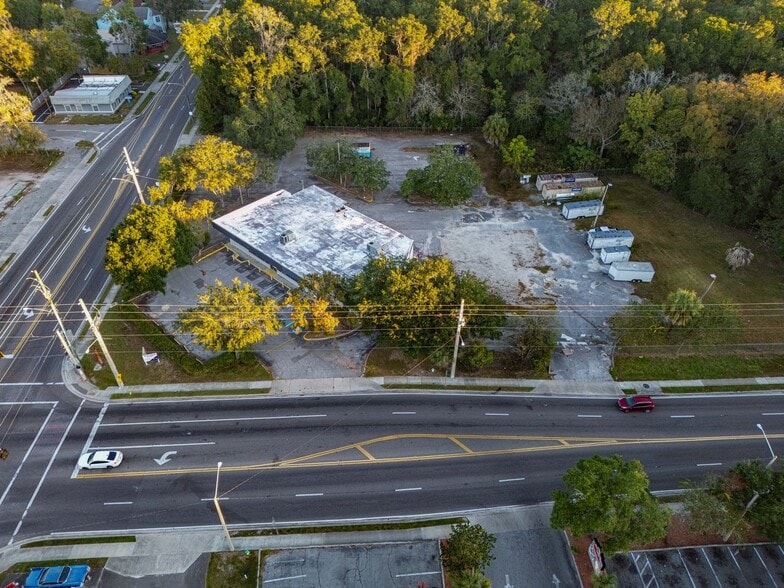 2301 NW 6th St, Gainesville, FL for sale - Aerial - Image 3 of 7