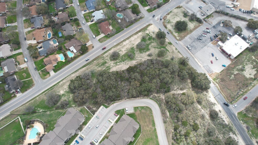 Athenian Dr, Universal City, TX à vendre - Photo du bâtiment - Image 2 de 10