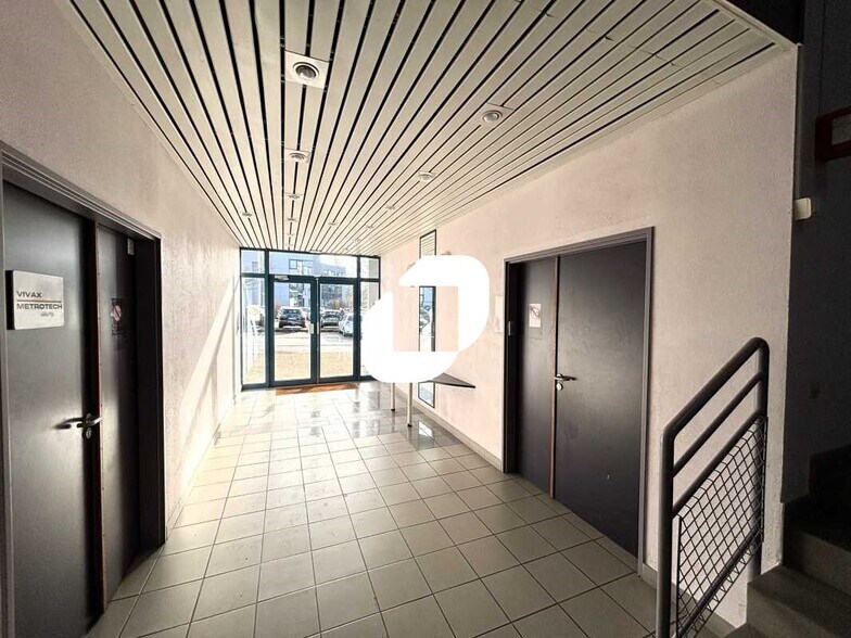 Allée Du Moulin Berger, Écully à louer - Hall d’entrée - Image 2 de 15