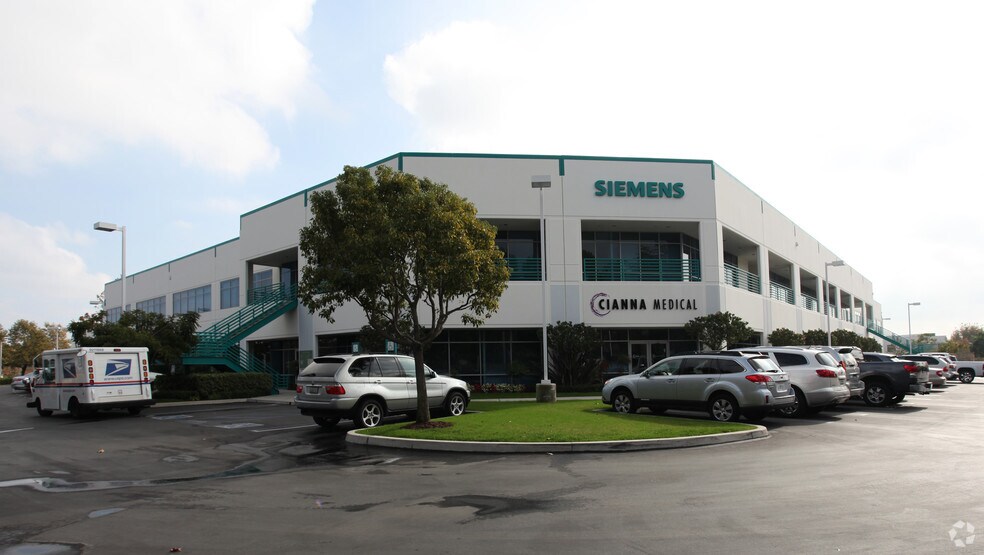 6 Journey, Aliso Viejo, CA à louer - Photo du bâtiment - Image 2 de 6