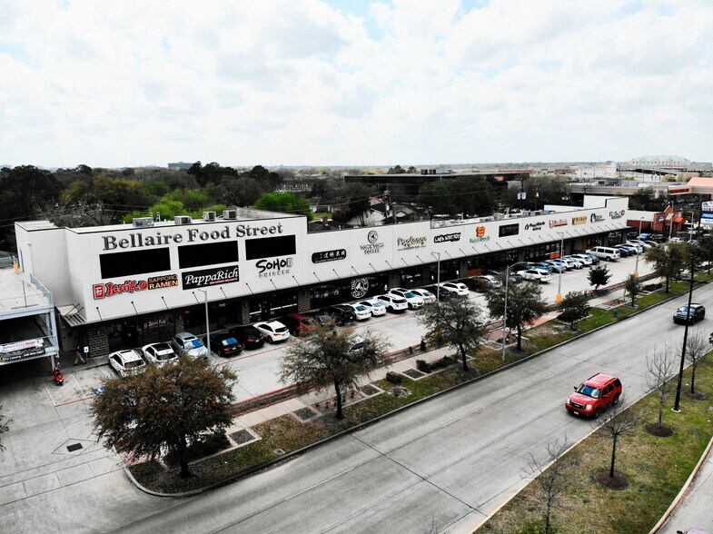 9393 Bellaire Blvd, Houston, TX à louer - Photo du bâtiment - Image 3 de 7