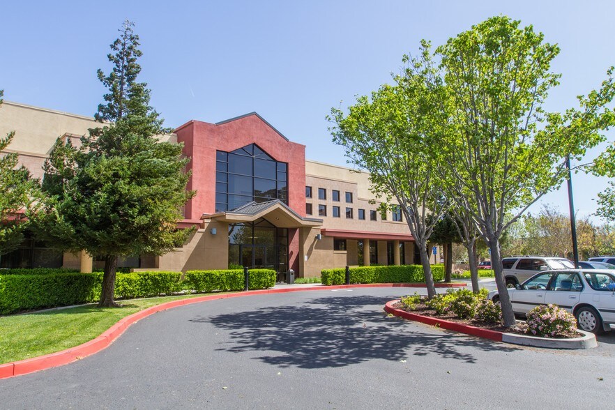 100 Cross St, San Luis Obispo, CA à louer - Photo du bâtiment - Image 1 de 8