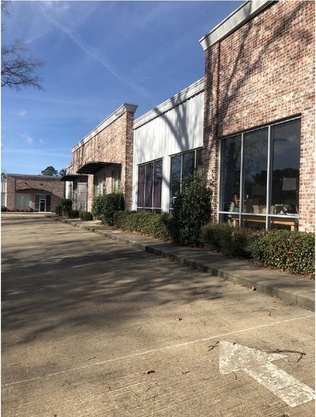 1091 Old Fannin Rd, Brandon, MS à louer - Photo du bâtiment - Image 3 de 11
