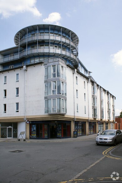 Sanford St, Swindon à louer - Photo principale - Image 1 de 15