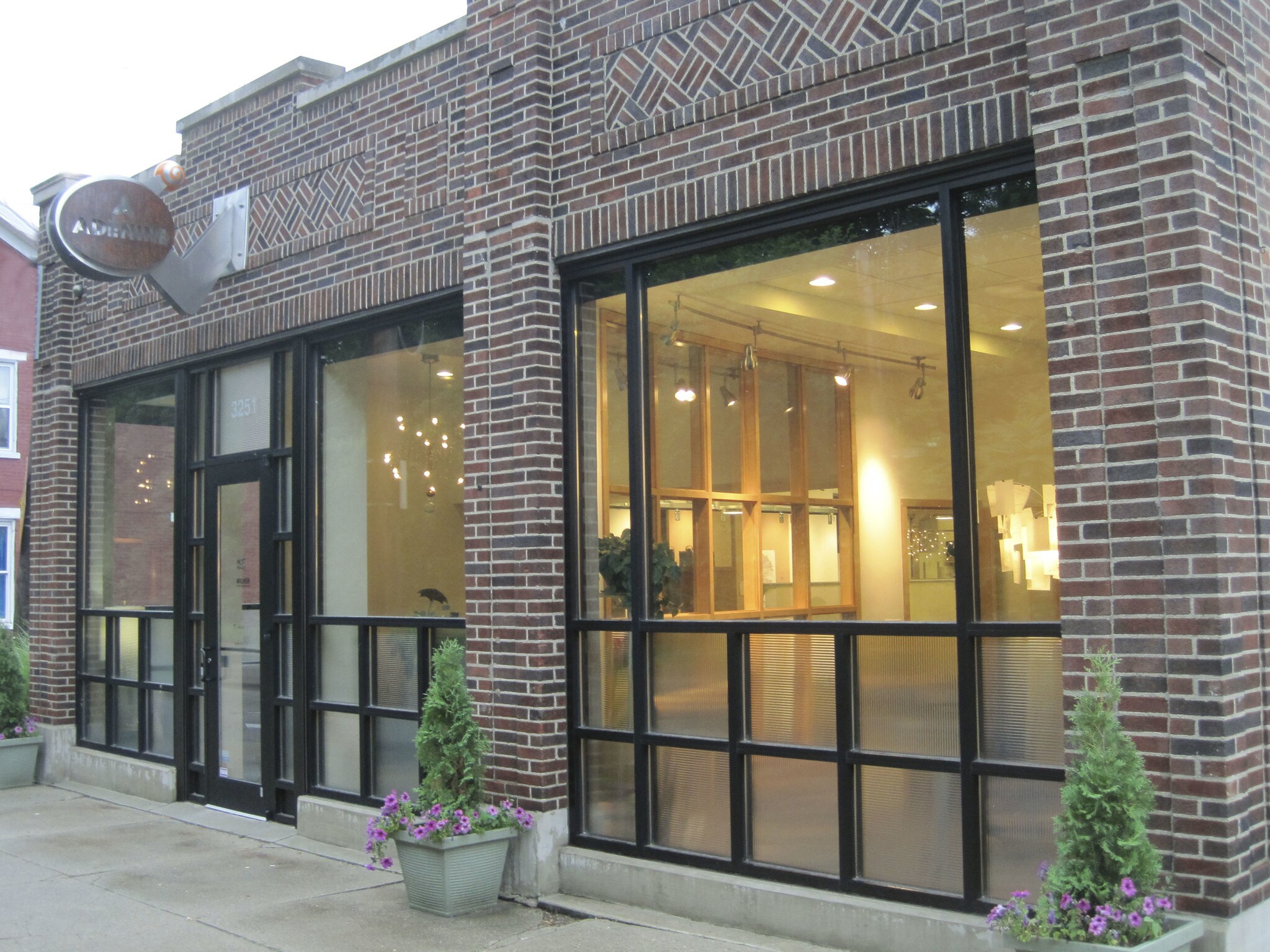 3251 Riverside Dr, Cincinnati, OH à louer Photo principale- Image 1 de 11