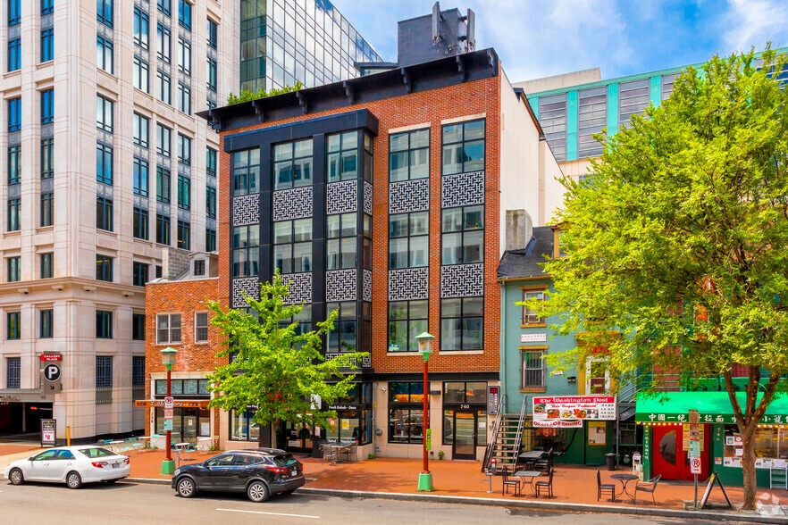740 6th St NW, Washington, DC à louer - Photo du bâtiment - Image 2 de 11
