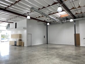 3375 Robertson Pl, Los Angeles, CA à louer Photo intérieure- Image 1 de 2