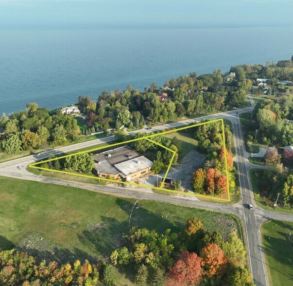 2527 N M 63, Benton Harbor, MI à vendre - Photo du bâtiment - Image 2 de 7