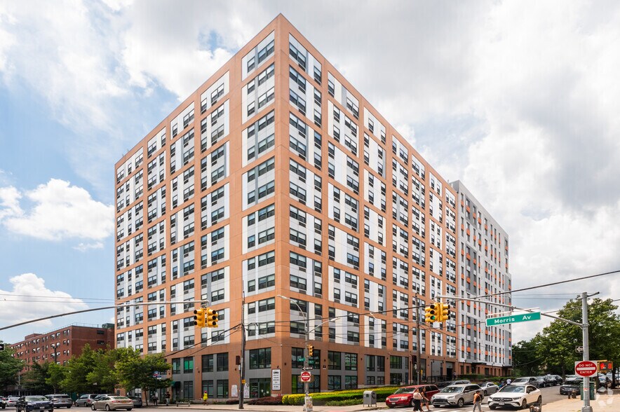 675 Morris Avenue & 3000 Park Avenue portefeuille de 2 propriétés à vendre sur LoopNet.ca - Photo du bâtiment - Image 2 de 4