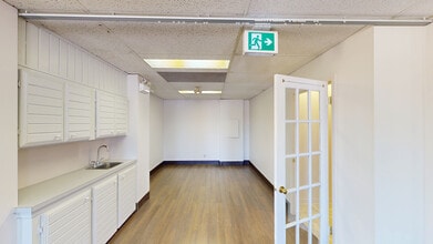 9919 Fairmount Dr SE, Calgary, AB à louer Photo intérieure- Image 2 de 9