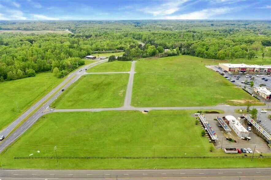 00 Chloe, Jackson, TN for sale - Building Photo - Image 2 of 8