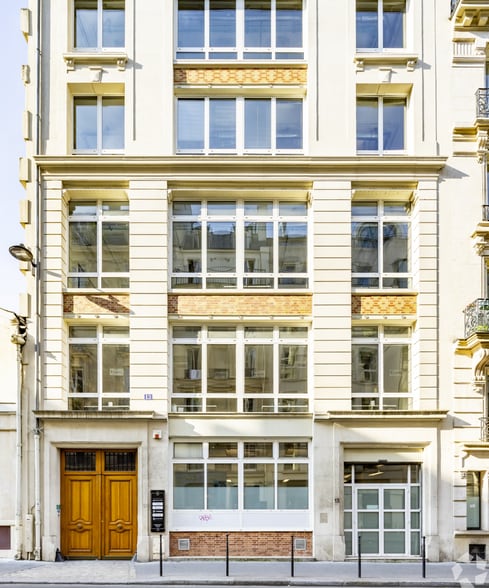 13 Rue Des Petits Hôtels, Paris à louer - Photo du bâtiment - Image 1 de 1