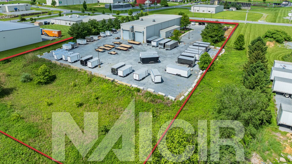 40 Landings Dr, Annville, PA à vendre - Photo du bâtiment - Image 2 de 3