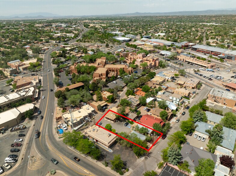 312 Read St, Santa Fe, NM à vendre - Photo du bâtiment - Image 2 de 11