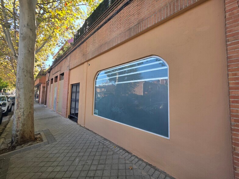 Retail in Madrid, Madrid for lease - Building Photo - Image 2 of 15