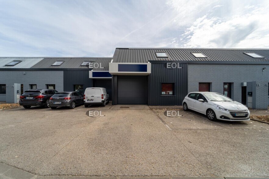 Flex in Évry-Courcouronnes for lease - Building Photo - Image 1 of 6