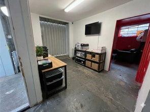 3242 Fowler St, Los Angeles, CA for sale Interior Photo- Image 2 of 14