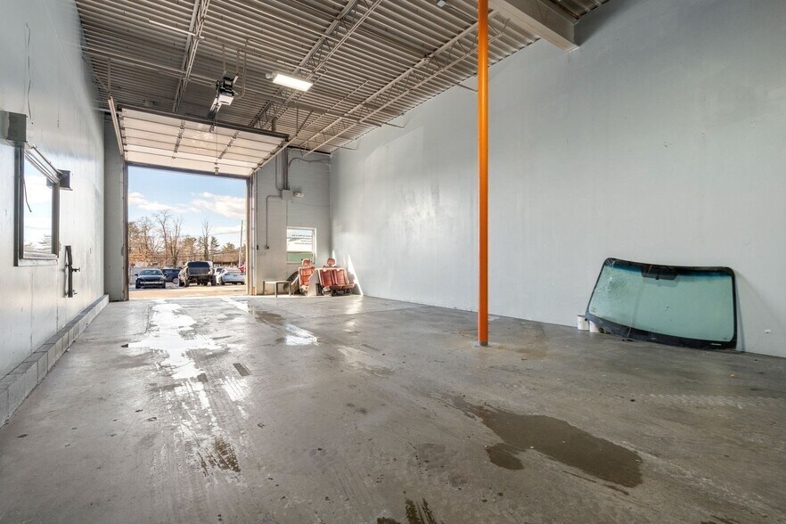 59-67 Tosca Dr, Stoughton, MA à louer - Photo du bâtiment - Image 1 de 7