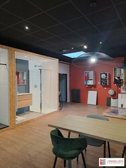 Industrial in Cesson-Sévigné for sale - Interior Photo - Image 2 of 12
