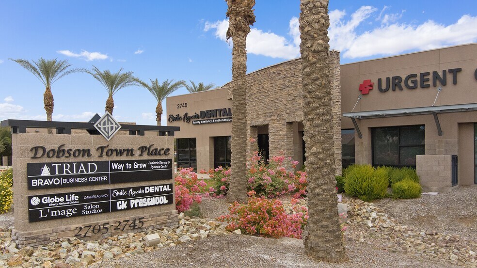 2715 S Alma School Rd, Chandler, AZ à louer - Photo du bâtiment - Image 3 de 10