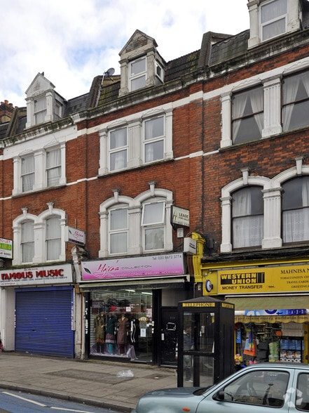 159 Upper Tooting Rd, London for lease - Building Photo - Image 2 of 2