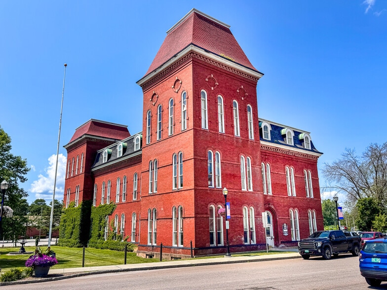 2 Federal St, Saint Albans, VT for sale - Primary Photo - Image 1 of 10