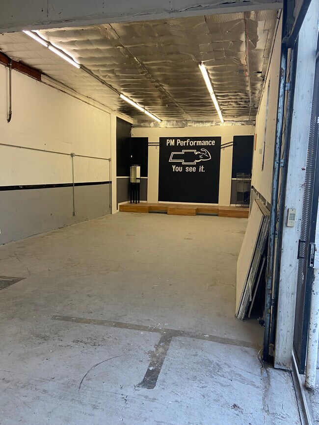 Plus de détails pour 5264 Long Beach Blvd, Long Beach, CA - Local d'activités à louer