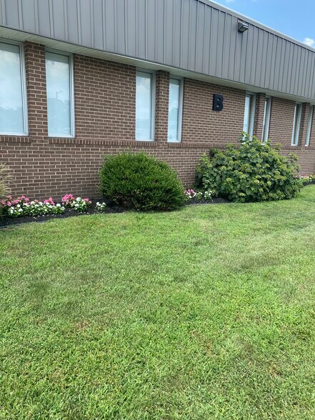 1173 E Landis Ave, Vineland, NJ à louer - Photo du bâtiment - Image 2 de 6